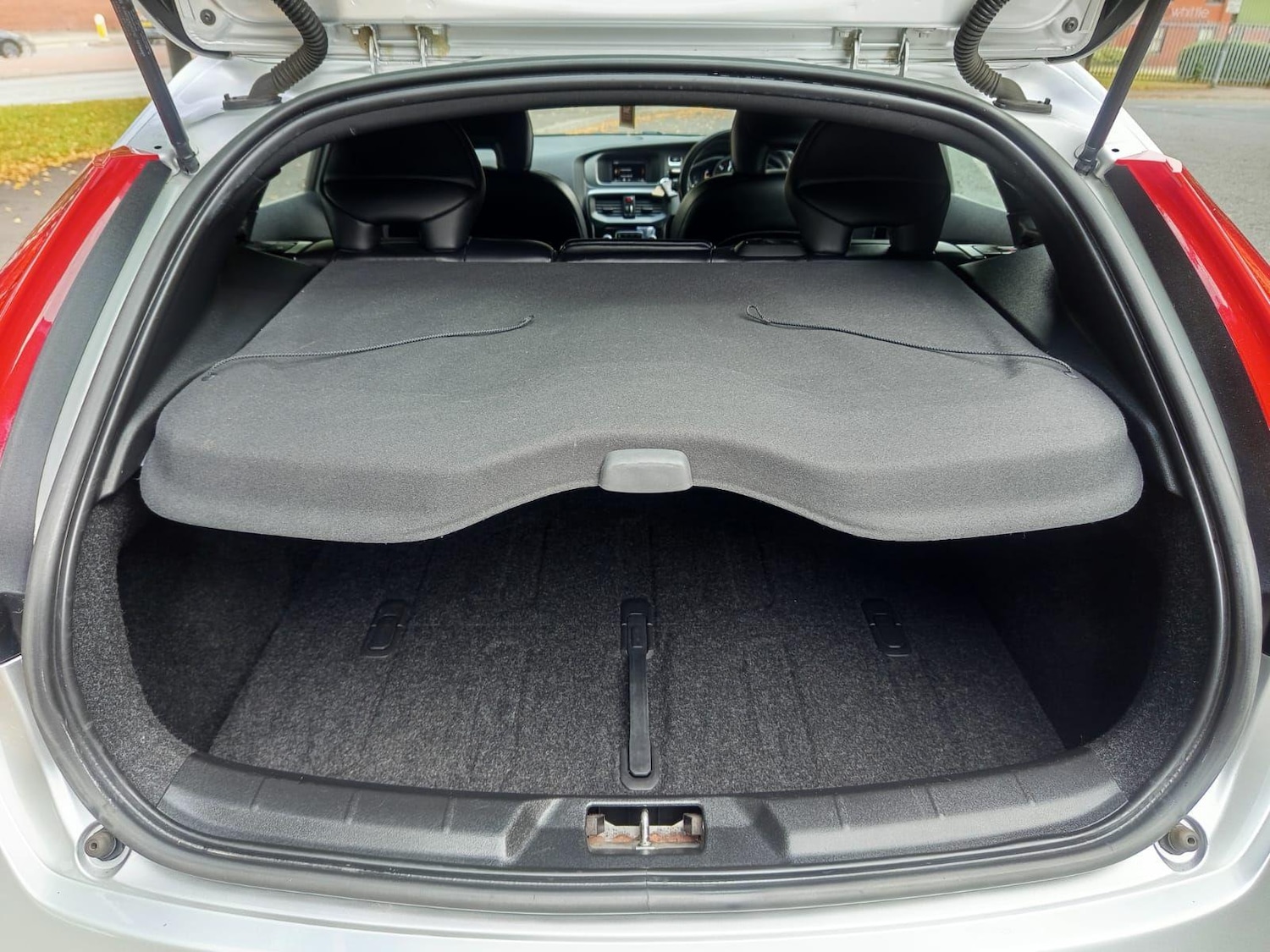 Used Volvo V40 2015 for sale - 76597679: Photo 50