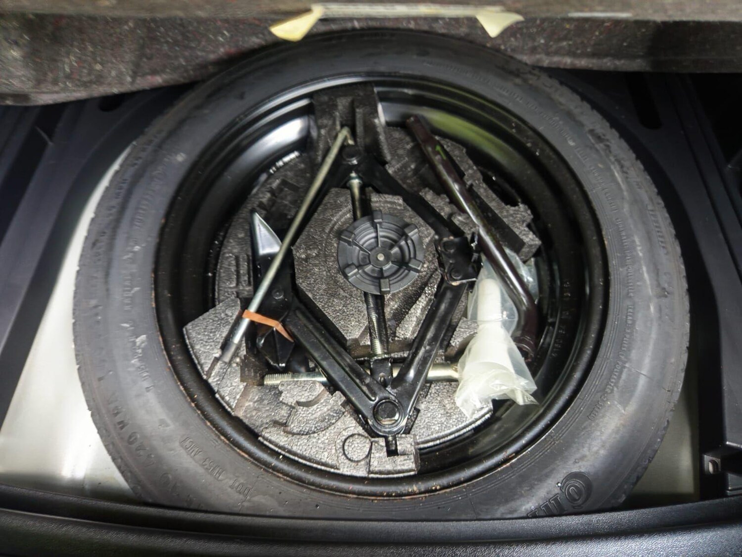 Used Volvo V40 2015 for sale - 76597679: Photo 53