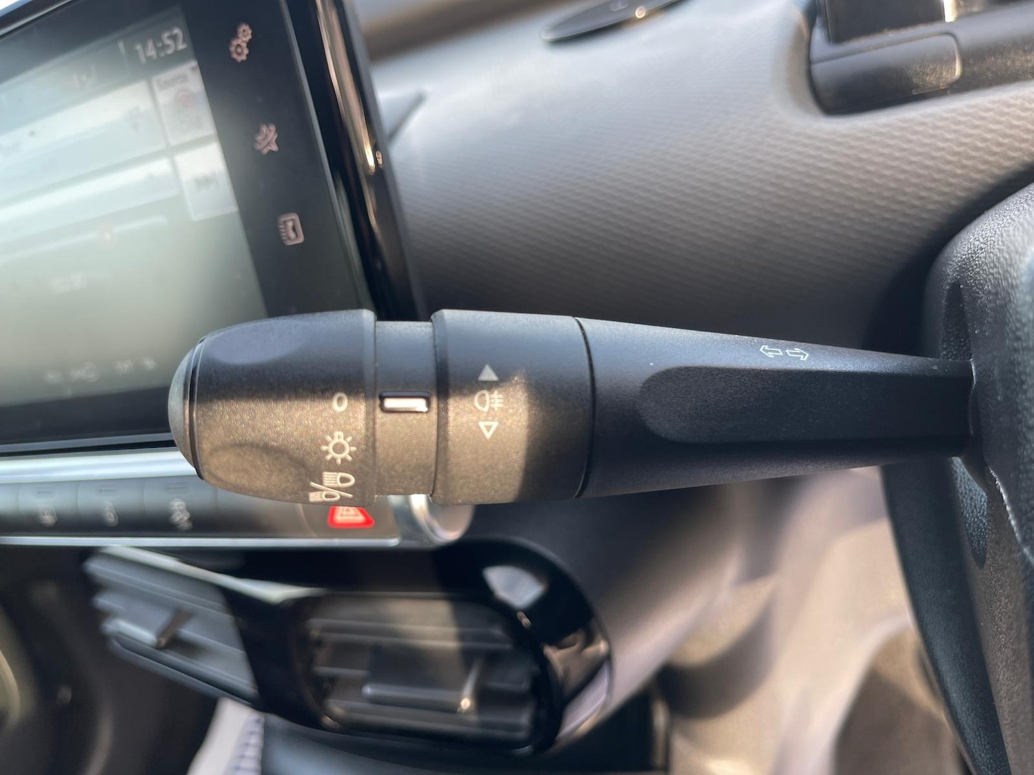 Used Citroen C4 Cactus 2015 for sale - 77476669: Photo 30