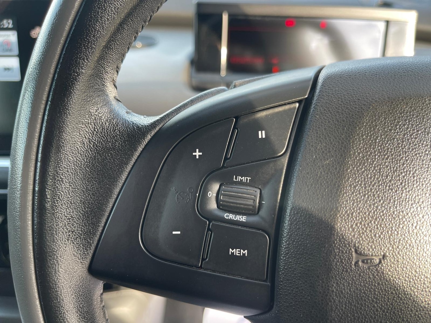 Used Citroen C4 Cactus 2015 for sale - 77476669: Photo 48