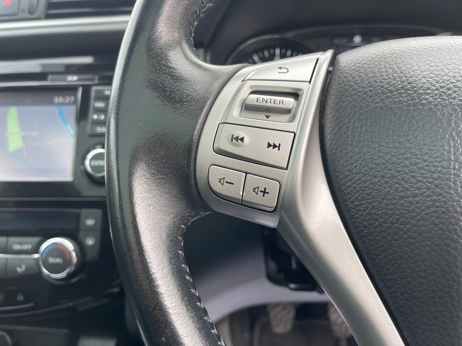 Used Nissan Qashqai 2015 for sale - 76623171: Photo 28