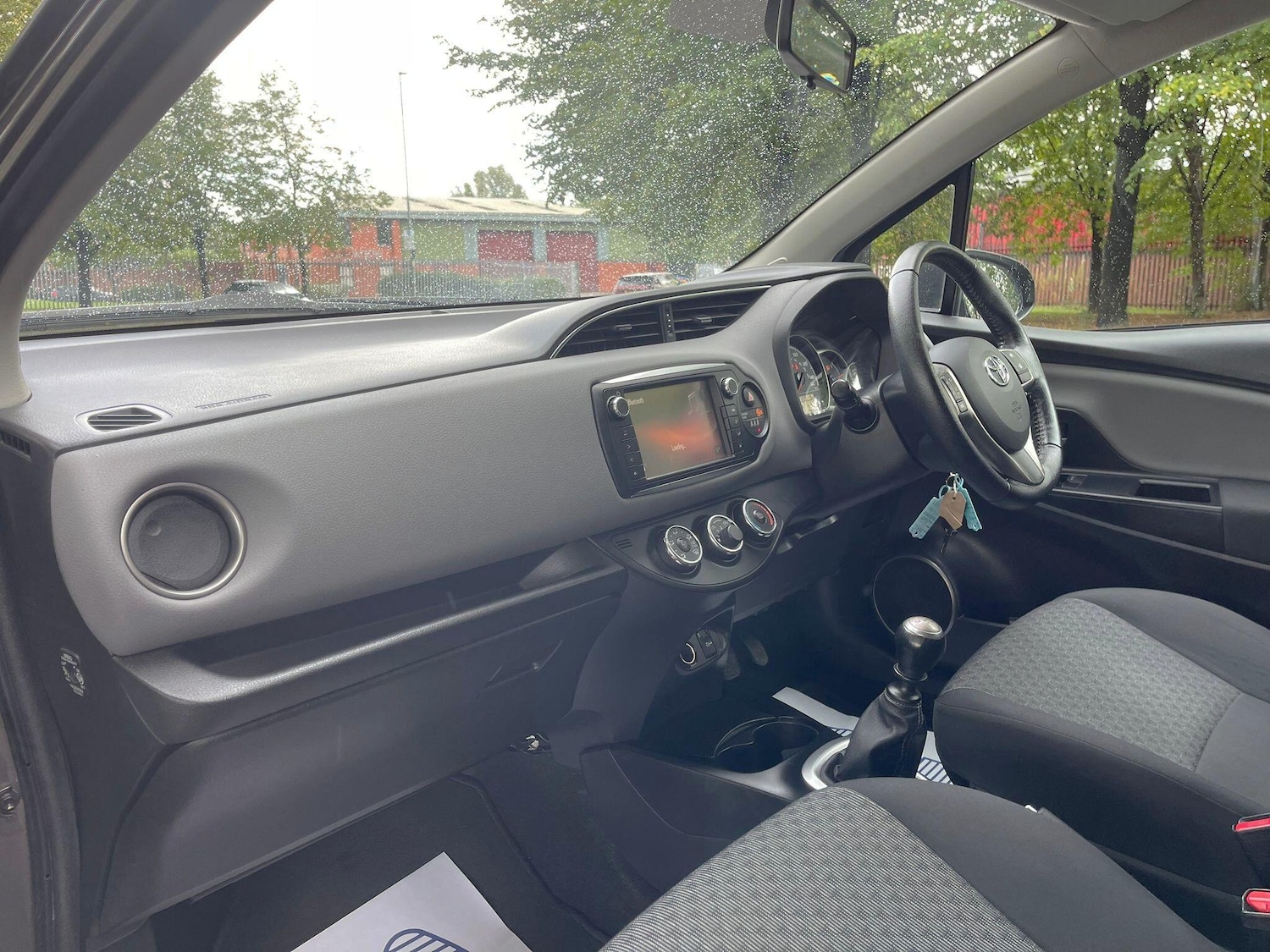 Used Toyota Yaris 2015 for sale - 76623139: Photo 13