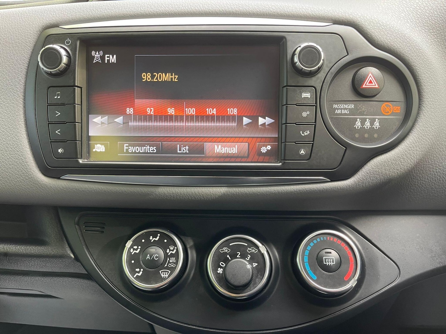 Used Toyota Yaris 2015 for sale - 76623139: Photo 23