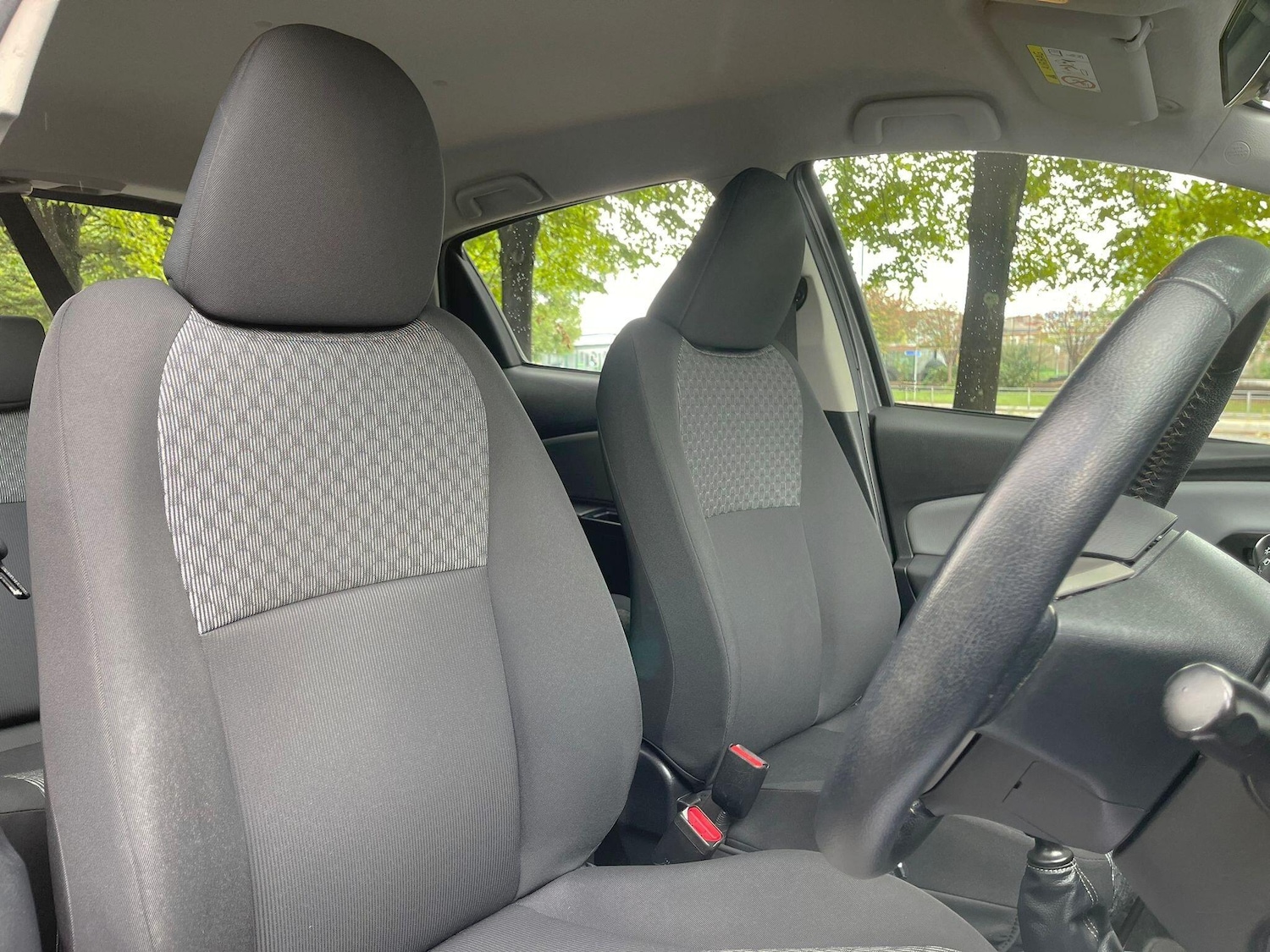 Used Toyota Yaris 2015 for sale - 76623139: Photo 9