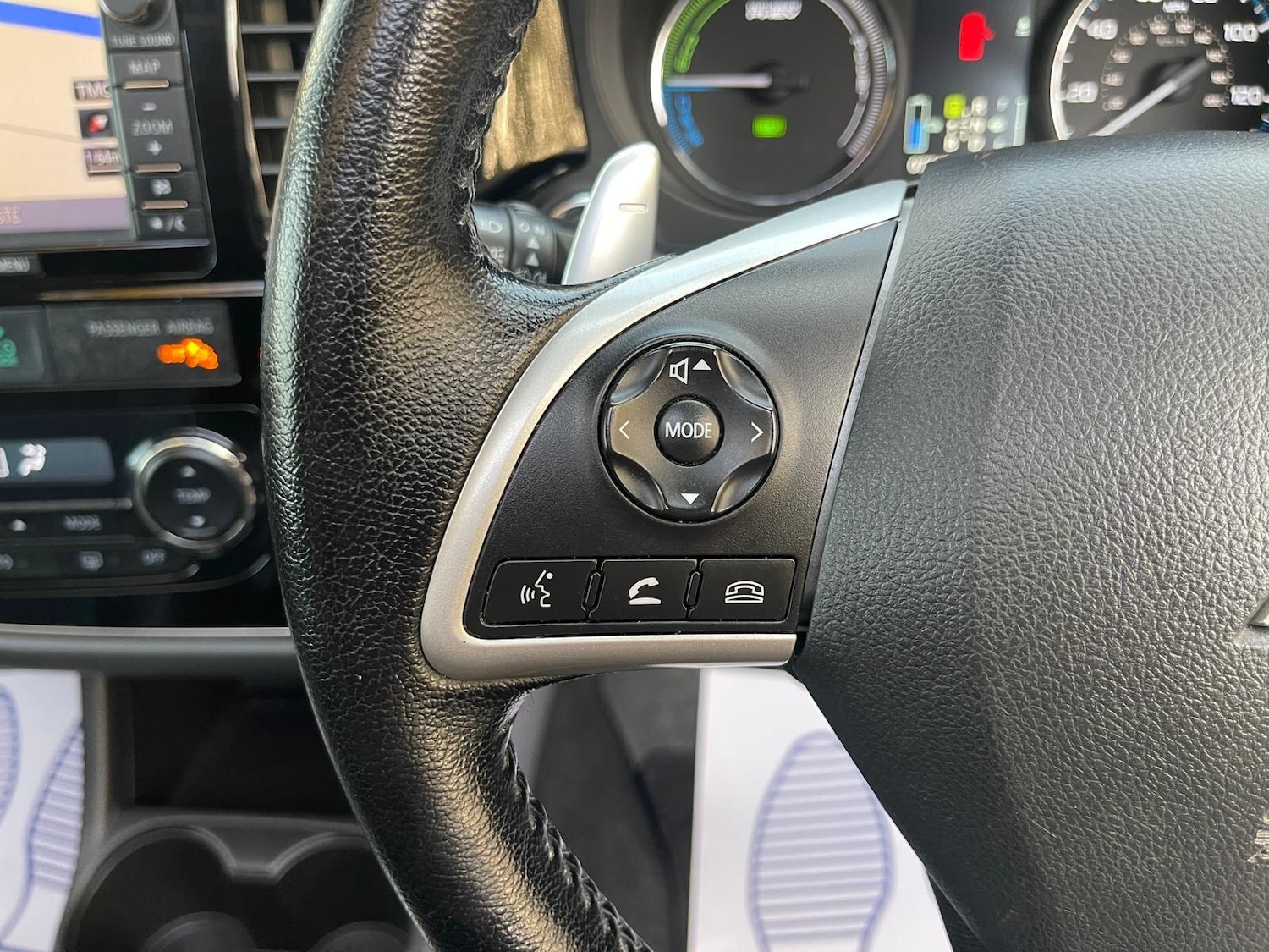 Used Mitsubishi Outlander 2015 for sale - 76579861: Photo 44