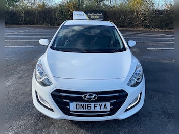 Used Hyundai i30 2016 for sale - 76542518: Photo