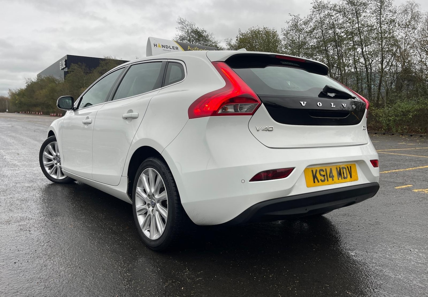 Used Volvo V40 2014 for sale - 76696585: Photo 10