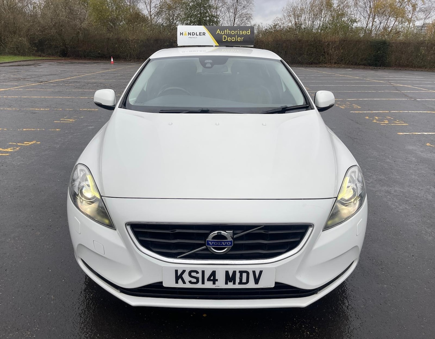 Used Volvo V40 2014 for sale - 76696585: Photo 2