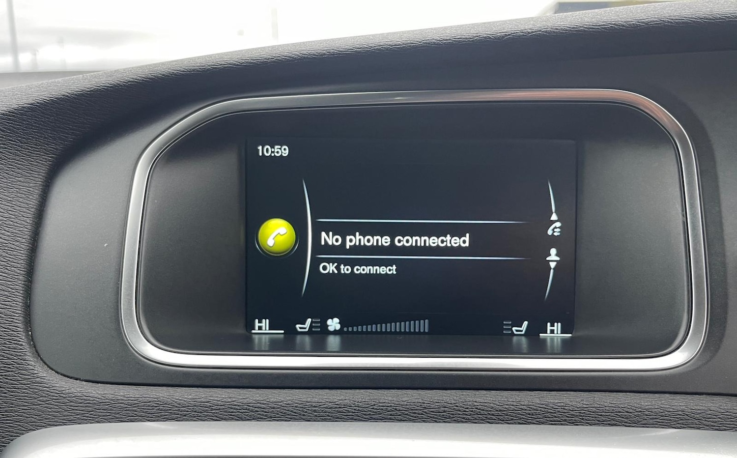 Used Volvo V40 2014 for sale - 76696585: Photo 30