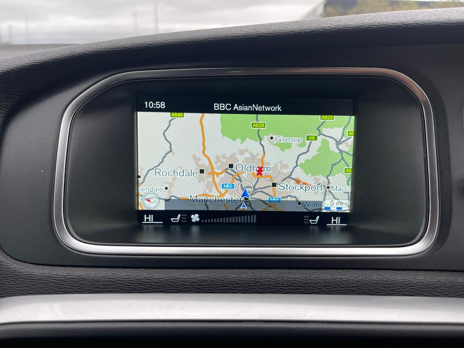 Used Volvo V40 2014 for sale - 76696585: Photo 33