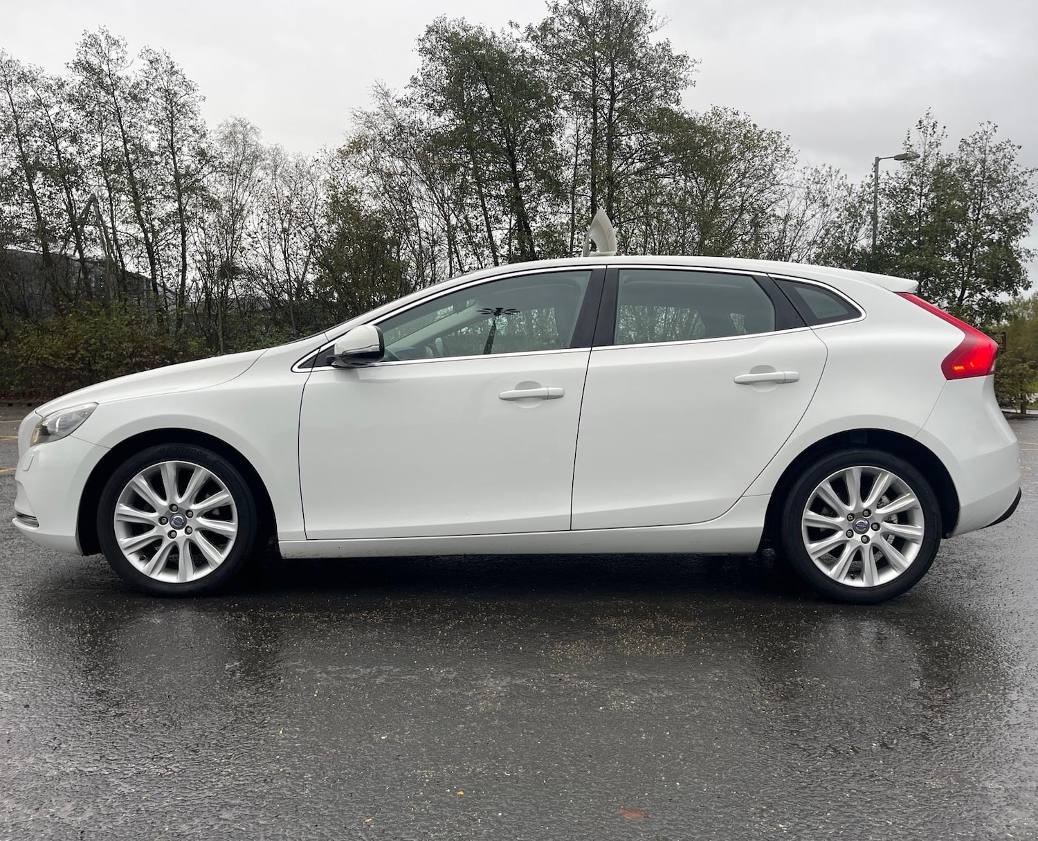 Used Volvo V40 2014 for sale - 76696585: Photo 4