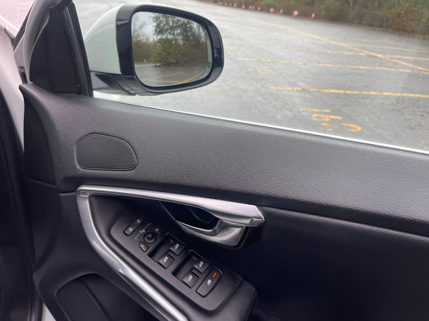 Used Volvo V40 2014 for sale - 76696585: Photo 40