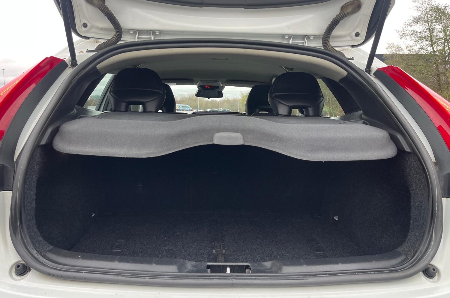 Used Volvo V40 2014 for sale - 76696585: Photo 45