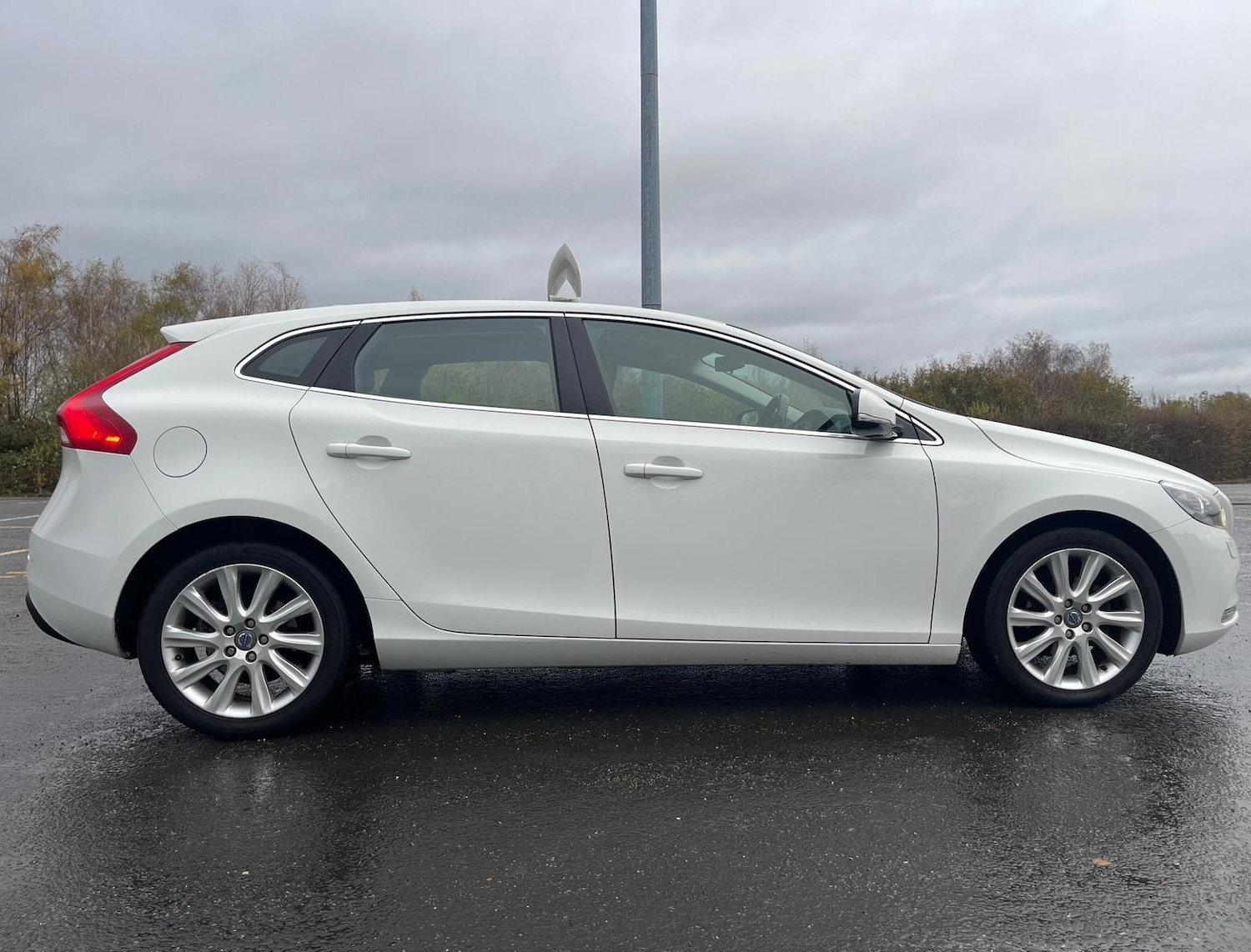 Used Volvo V40 2014 for sale - 76696585: Photo 8