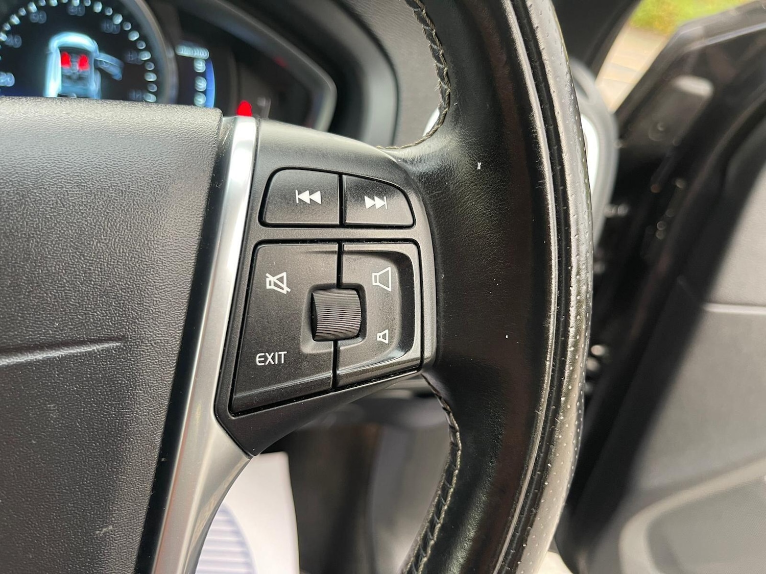 Used Volvo V40 2014 for sale - 76623146: Photo 31