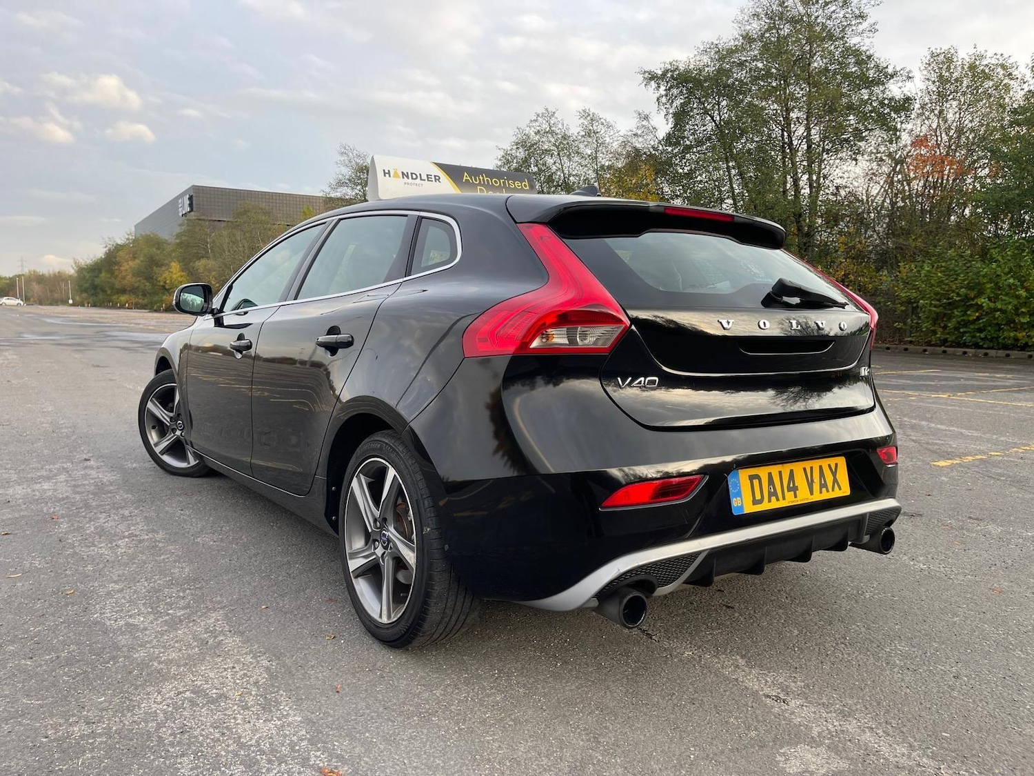 Used Volvo V40 2014 for sale - 76623146: Photo 4