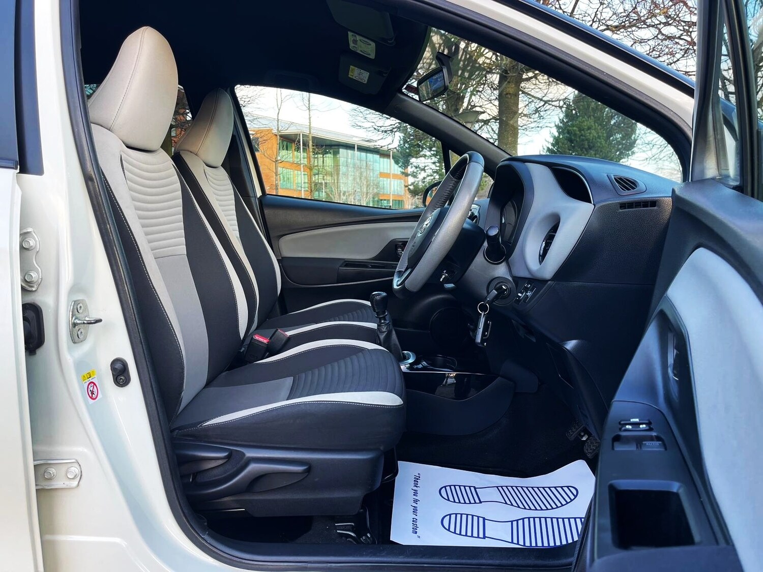 Used Toyota Yaris 2016 for sale - 77013255: Photo 28