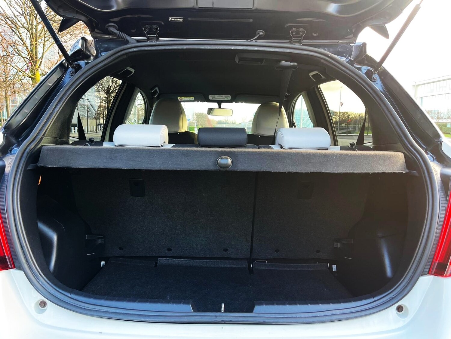 Used Toyota Yaris 2016 for sale - 77013255: Photo 45