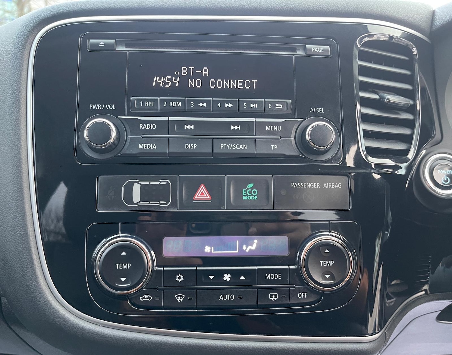 Used Mitsubishi Outlander 2015 for sale - 77235412: Photo 29