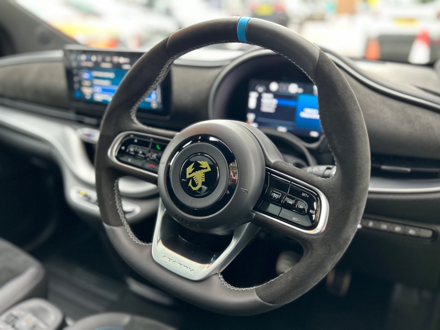 Used Abarth 500 2023 for sale - 76915105: Photo 5