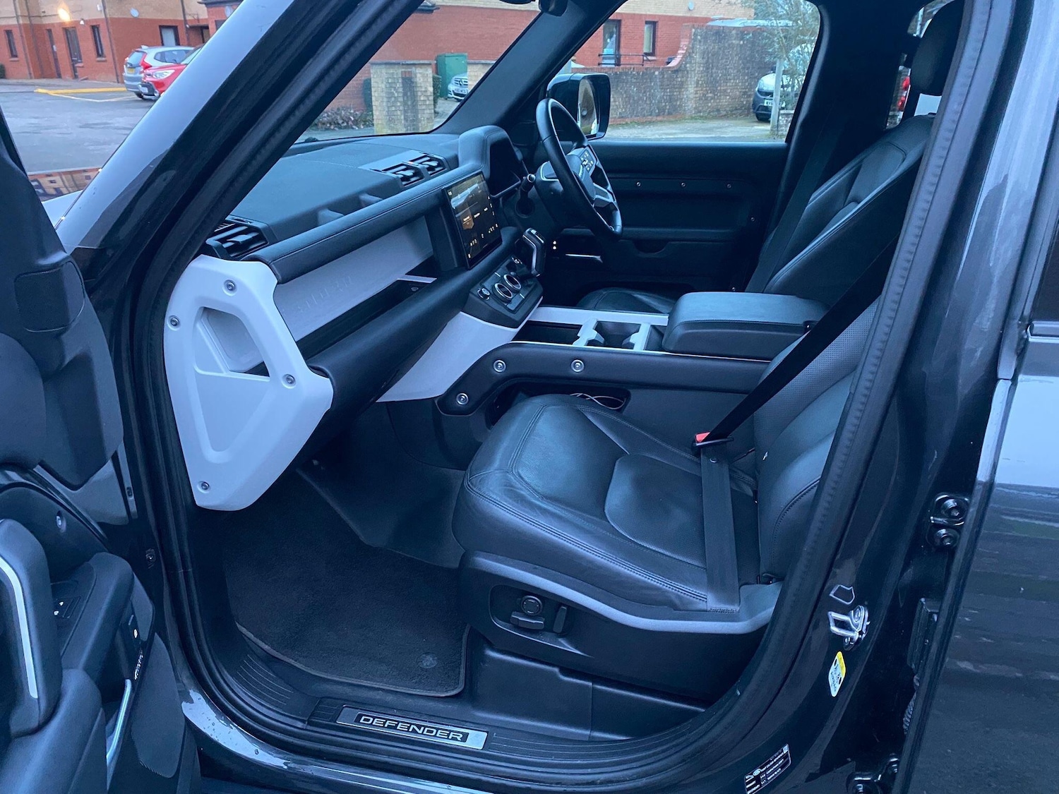 Used Land Rover Defender 110 2025 for sale - 77597650: Photo 15