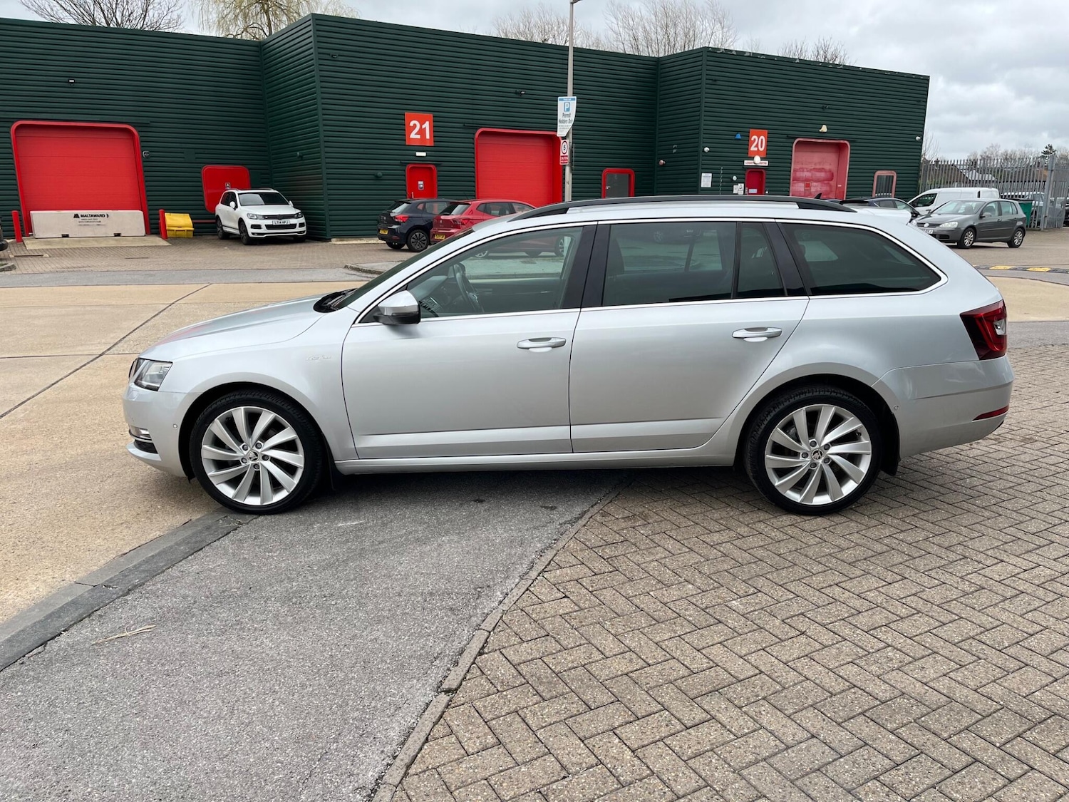 Used Skoda Octavia 2017 for sale - 77441035: Photo 12
