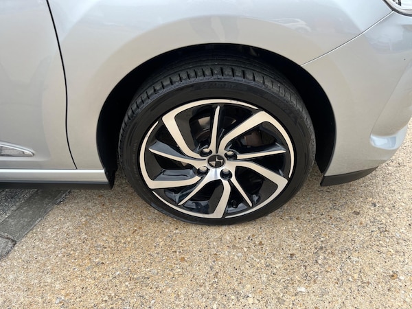 Used DS Automobiles DS 3 Cabrio 2018 for sale - 75246578: Photo 14