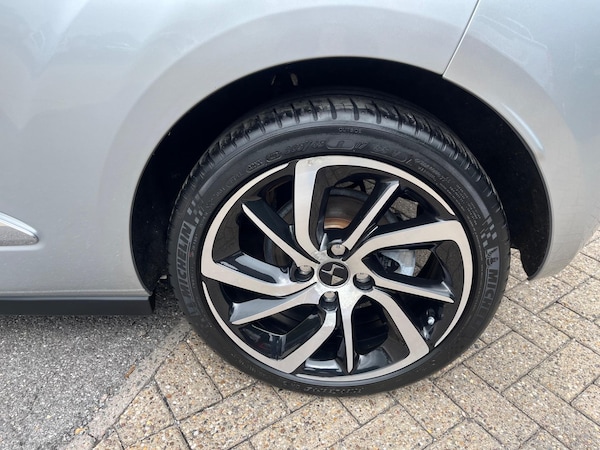 Used DS Automobiles DS 3 Cabrio 2018 for sale - 75246578: Photo 16