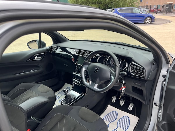 Used DS Automobiles DS 3 Cabrio 2018 for sale - 75246578: Photo 21