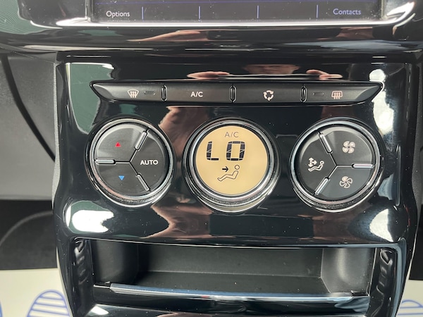 Used DS Automobiles DS 3 Cabrio 2018 for sale - 75246578: Photo 27