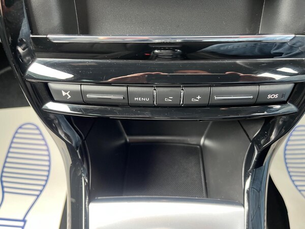 Used DS Automobiles DS 3 Cabrio 2018 for sale - 75246578: Photo 28