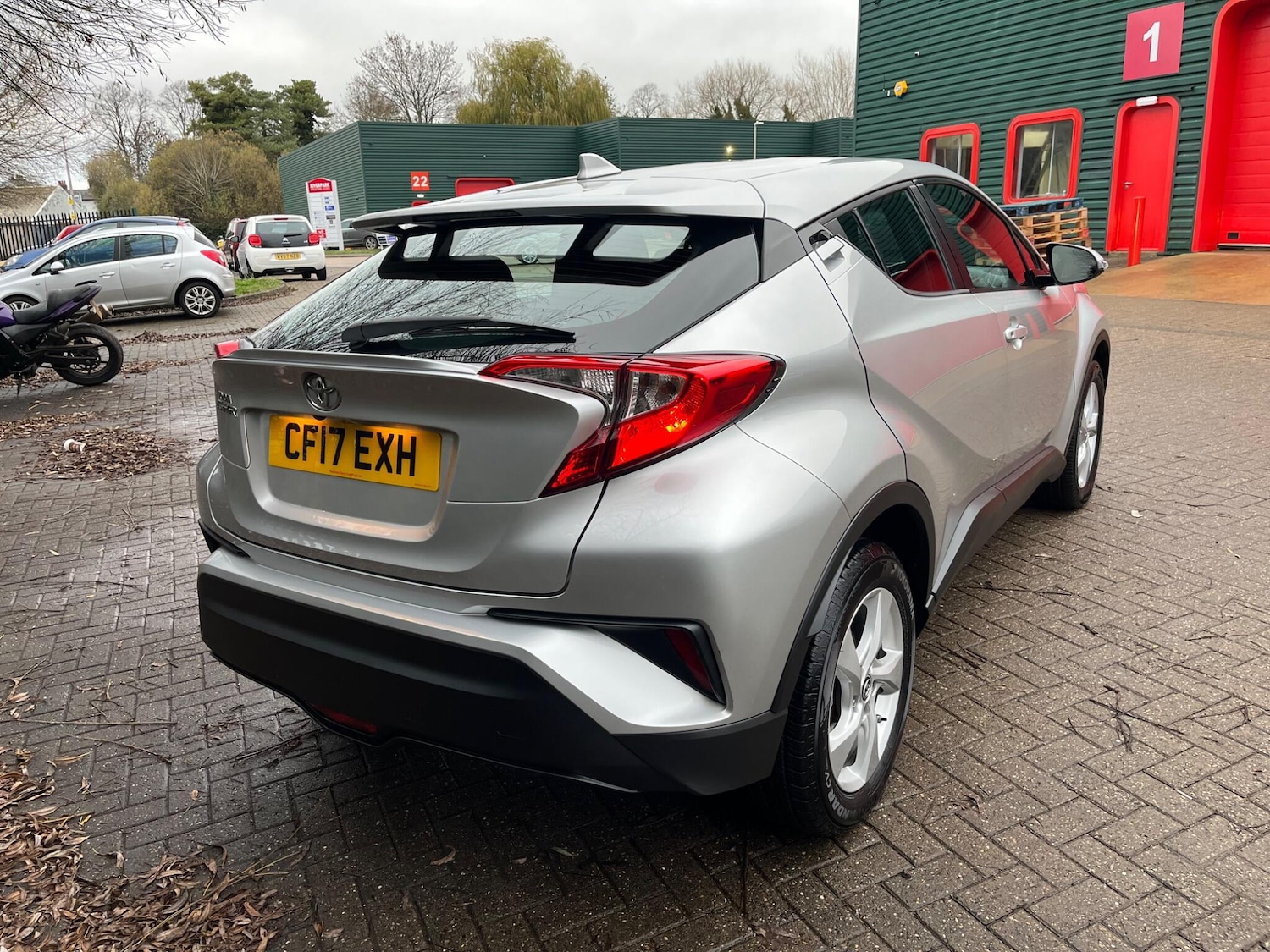 Used Toyota C-HR 2017 for sale - 76735395: Photo 10