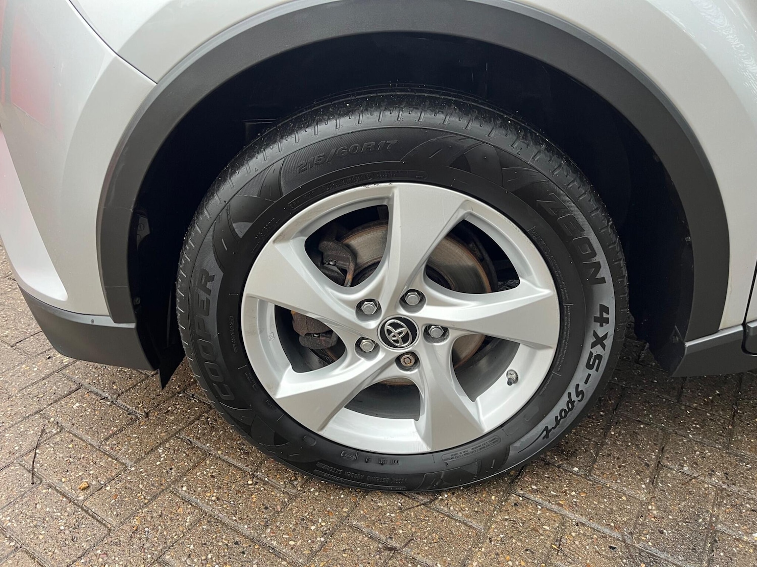 Used Toyota C-HR 2017 for sale - 76735395: Photo 15