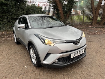 Used Toyota C-HR 2017 for sale - 76735395: Photo