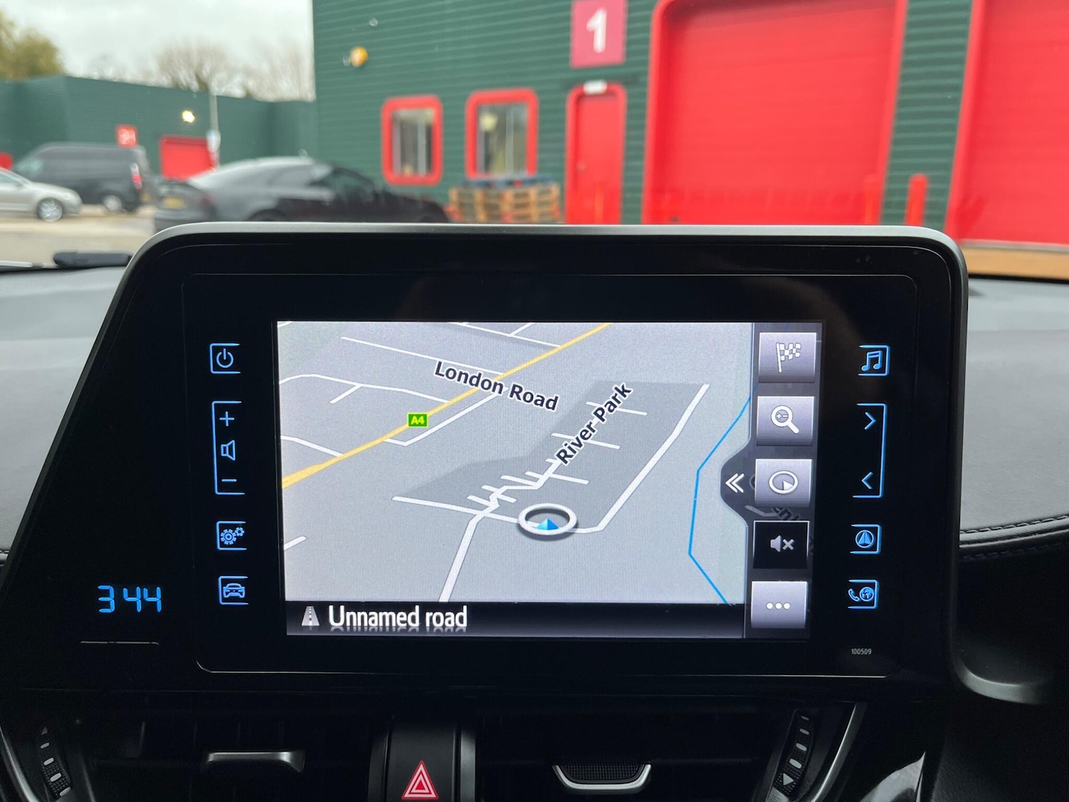 Used Toyota C-HR 2017 for sale - 76735395: Photo 20