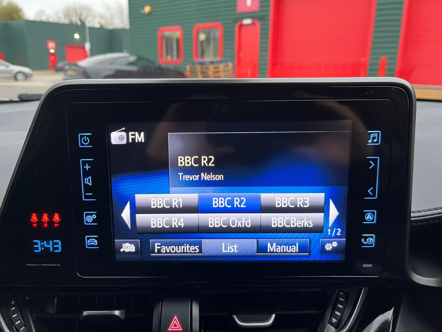 Used Toyota C-HR 2017 for sale - 76735395: Photo 21