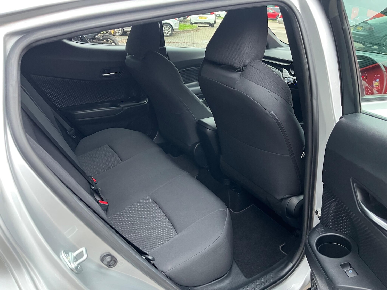 Used Toyota C-HR 2017 for sale - 76735395: Photo 25