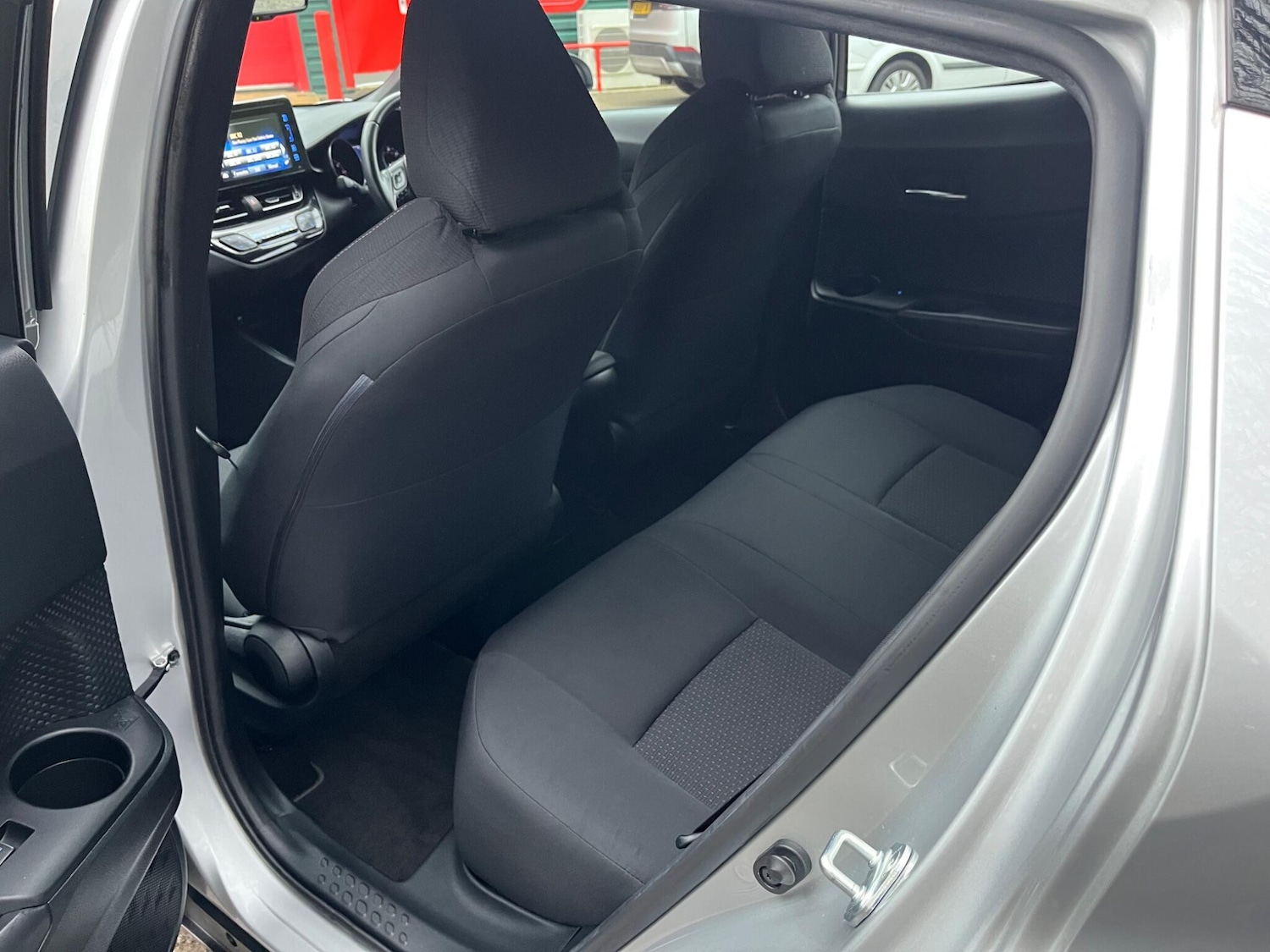 Used Toyota C-HR 2017 for sale - 76735395: Photo 26