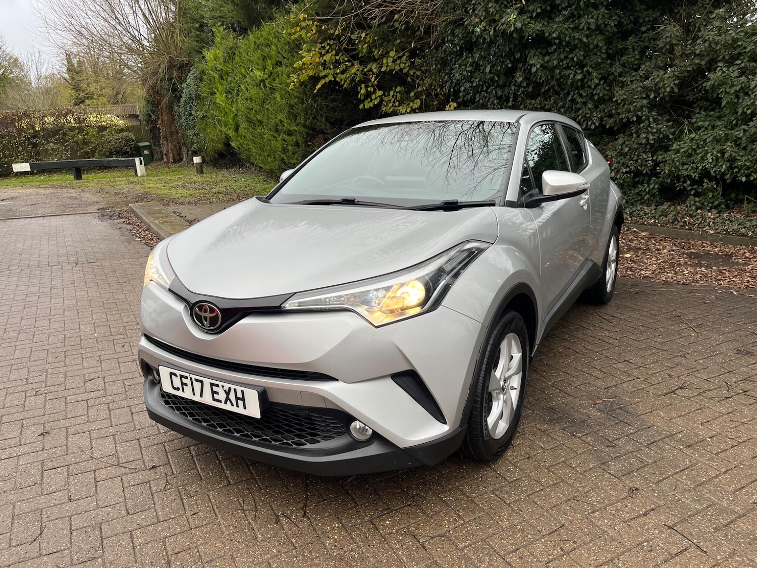 Used Toyota C-HR 2017 for sale - 76735395: Photo 5