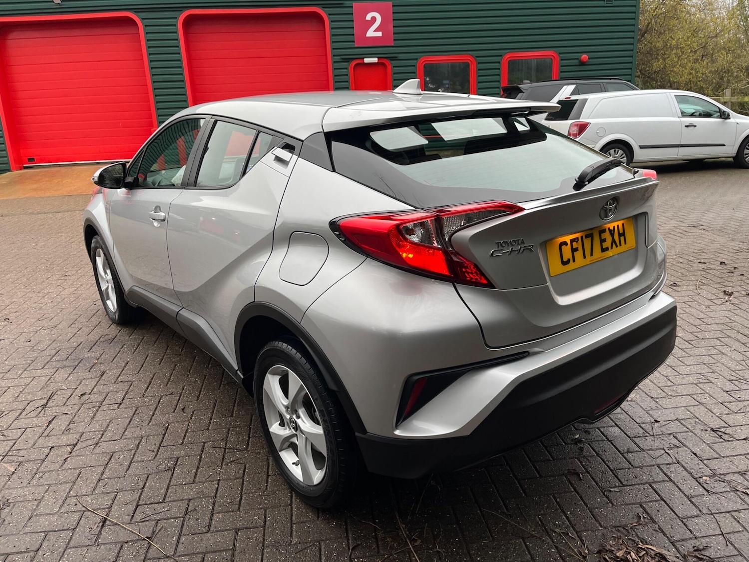Used Toyota C-HR 2017 for sale - 76735395: Photo 7
