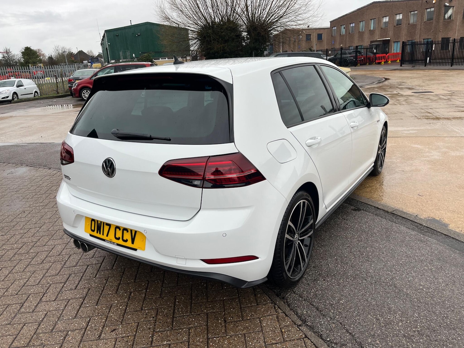 Used Volkswagen Golf 2017 for sale - 76989699: Photo 10