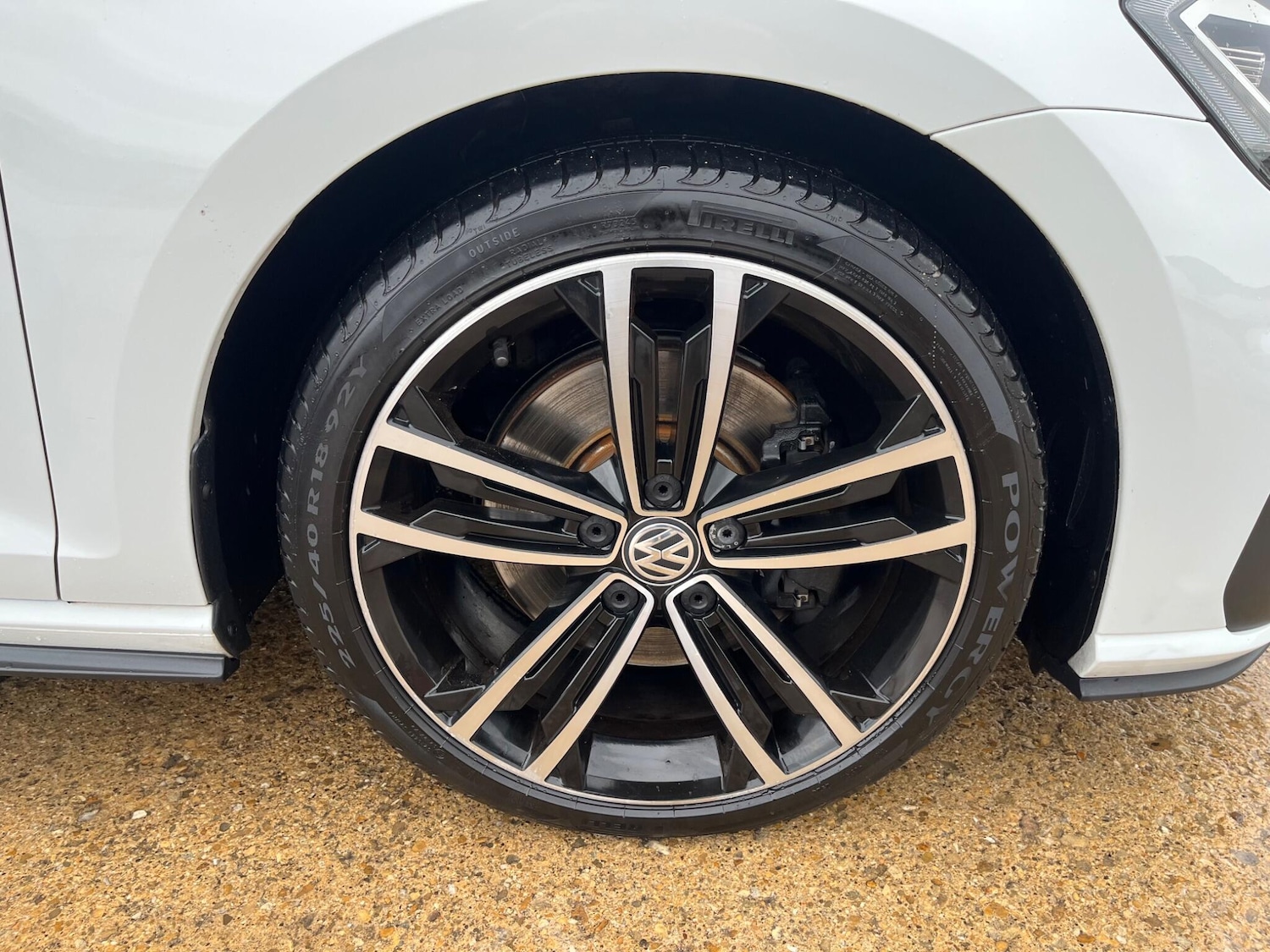 Used Volkswagen Golf 2017 for sale - 76989699: Photo 14