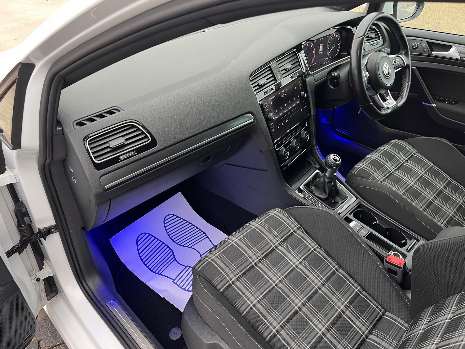 Used Volkswagen Golf 2017 for sale - 76989699: Photo 26