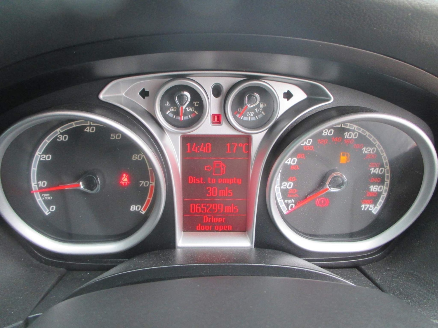 Used Ford Focus 2010 for sale - 77598197: Photo 16