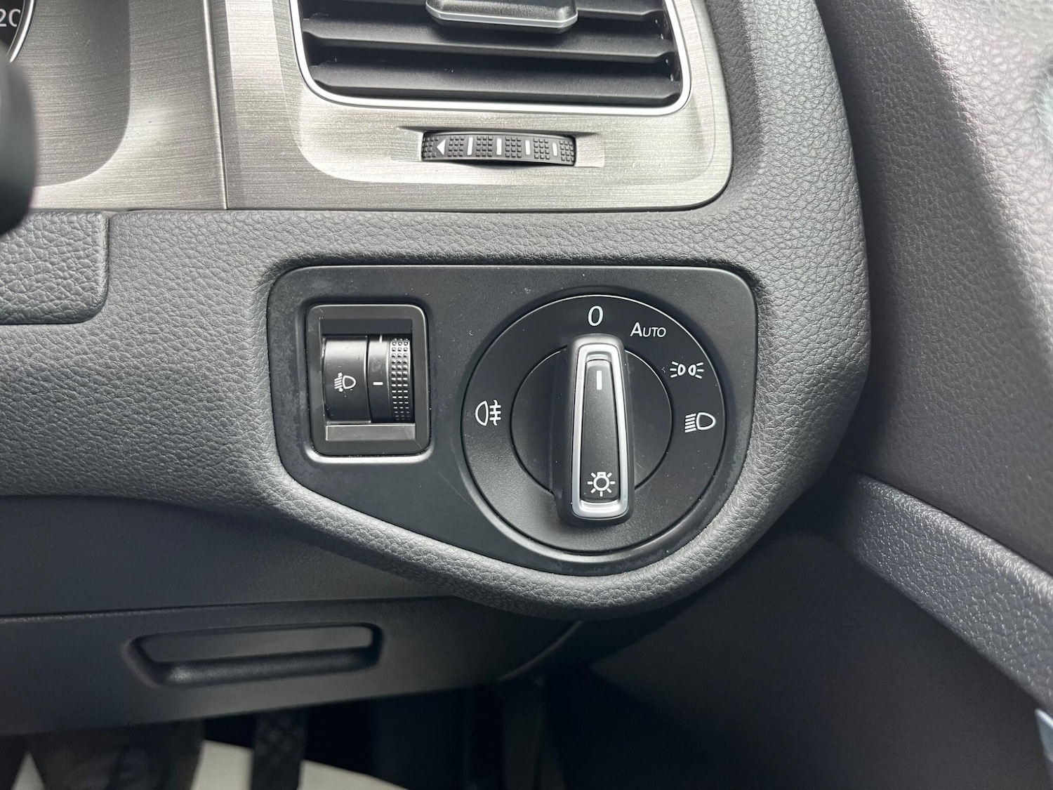 Used Volkswagen Golf 2013 for sale - 76989917: Photo 32