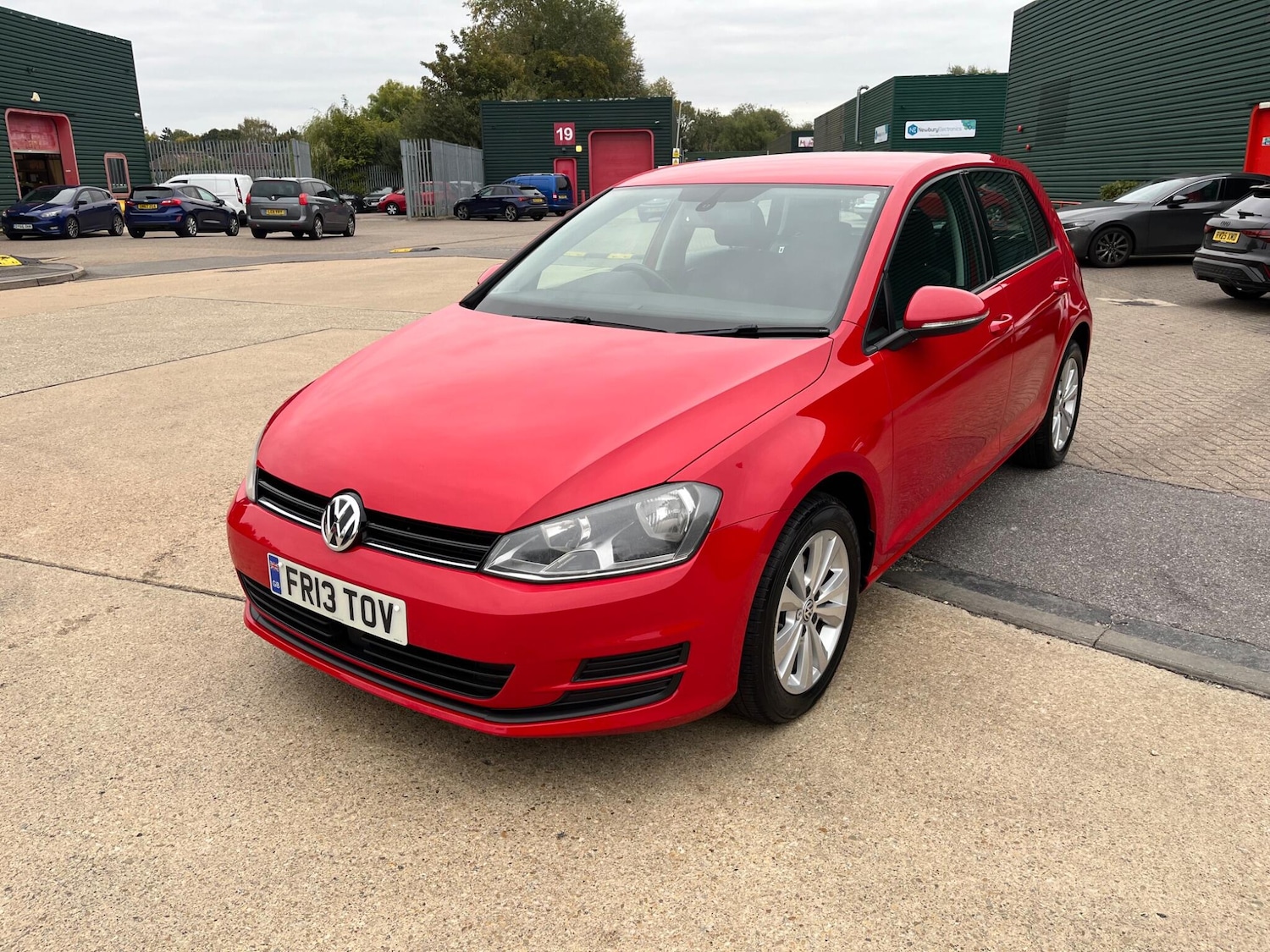 Used Volkswagen Golf 2013 for sale - 76989917: Photo 5