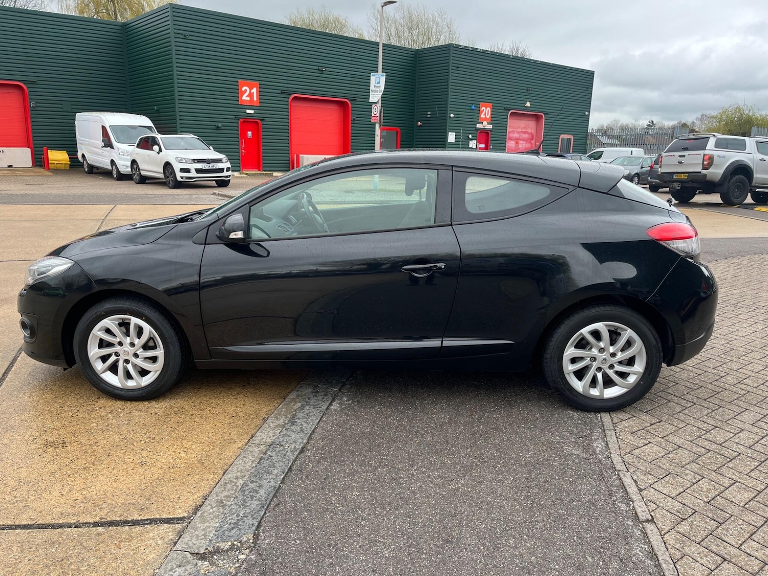 Used Renault Megane 2014 for sale - 77633616: Photo 4