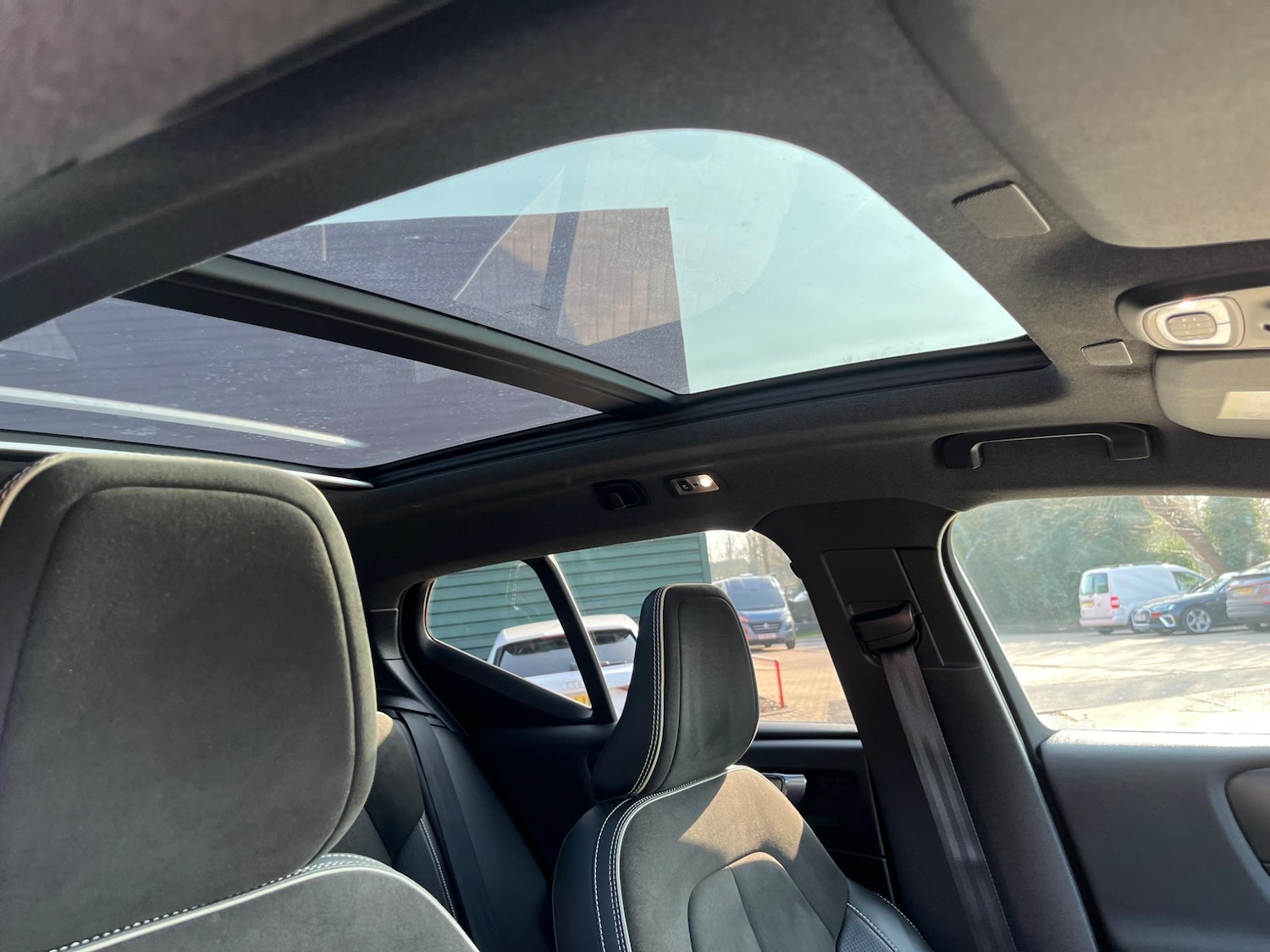 Used Volvo XC40 2018 for sale - 77203787: Photo 33