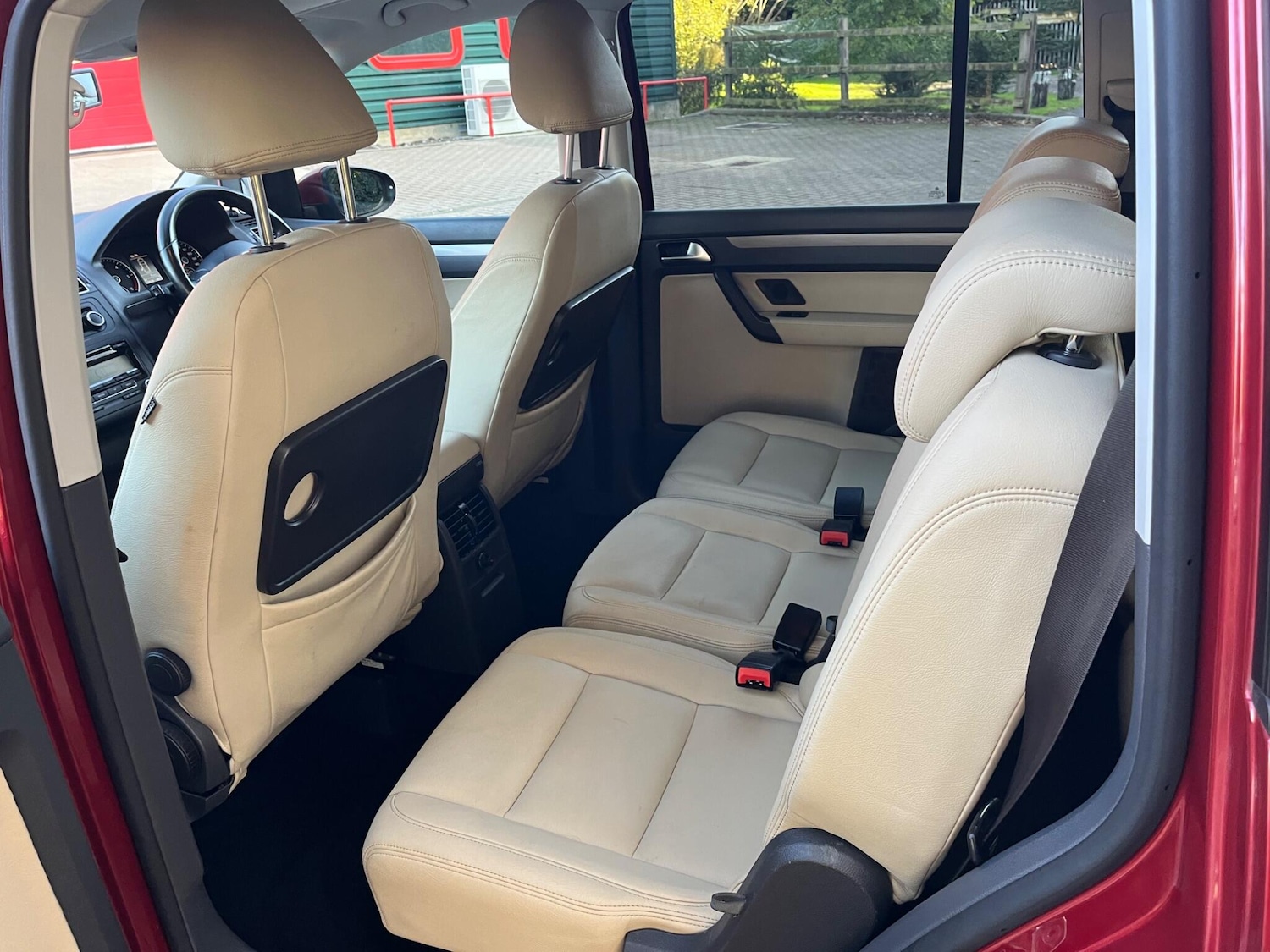 Used Volkswagen Touran 2011 for sale - 76239859: Photo 17