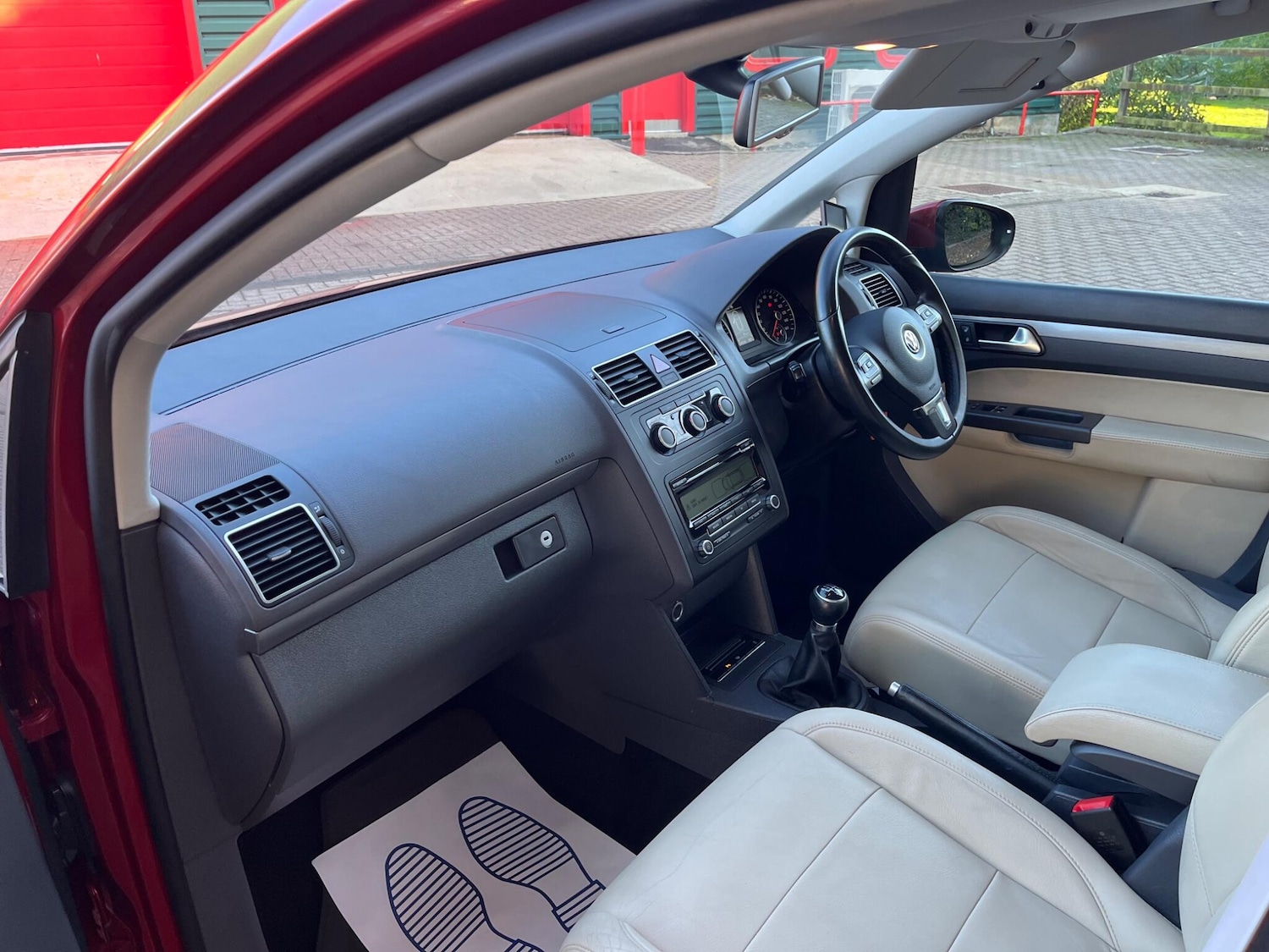 Used Volkswagen Touran 2011 for sale - 76239859: Photo 19